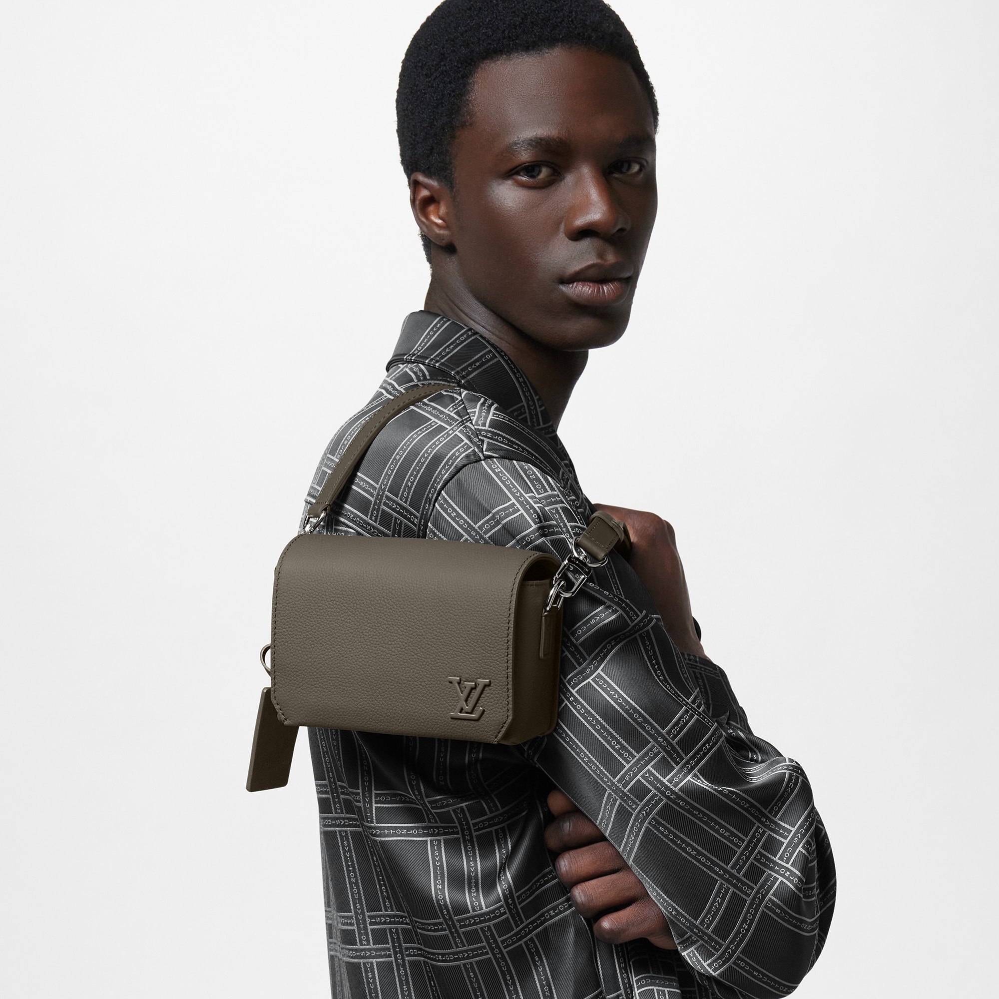 Fastline Wearable Wallet Luxury LV Aerogram Green LOUIS VUITTON